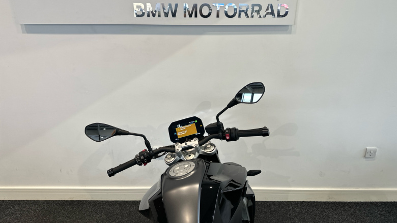 BMW F900 R (25MY)